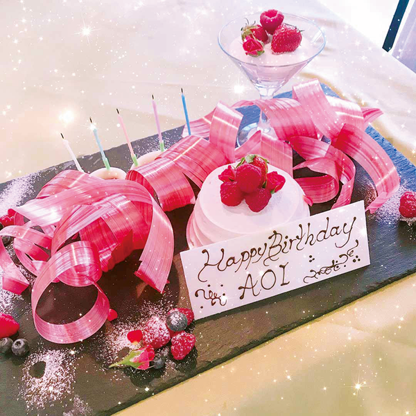 インスタ映えする誕生日サプライズ♡ 豪華すぎるテーブルアートのお店6選 ローリエプレス