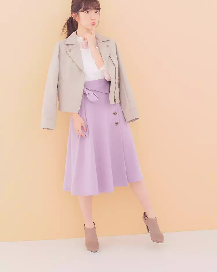 黒い靴 どんな服にも合う は間違い 持っておくべきは ベージュ靴 だった ローリエプレス