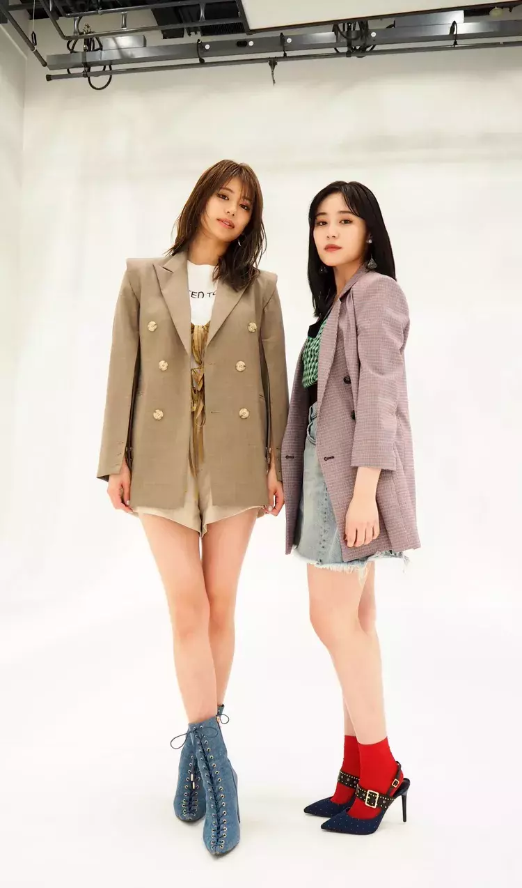 動画付き E Girls鷲尾伶菜 佐藤晴美にインタビュー Flower新曲やツアーの意気込み バレンタインの思い出etc ネホハホ ローリエプレス