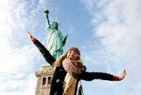 ニューヨーク「自由の女神」 大人気の王冠まで登るツアーに参加するには？
