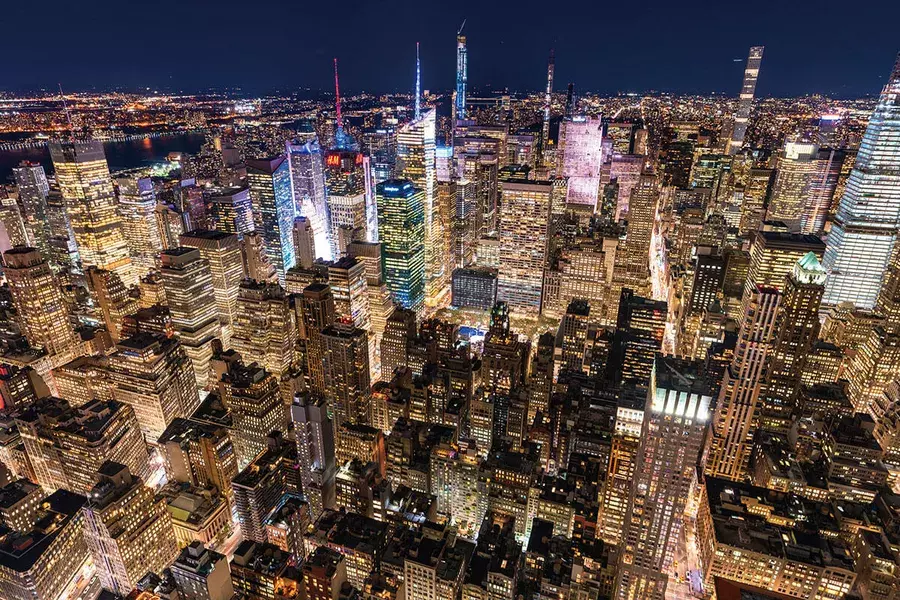 エンパイア ステート ビルで ニューヨークの光り輝く摩天楼を上から眺めよう ローリエプレス エンパイア ステート ビルで ニューヨークの光り輝く摩天楼を上から眺めよう ローリエプレス
