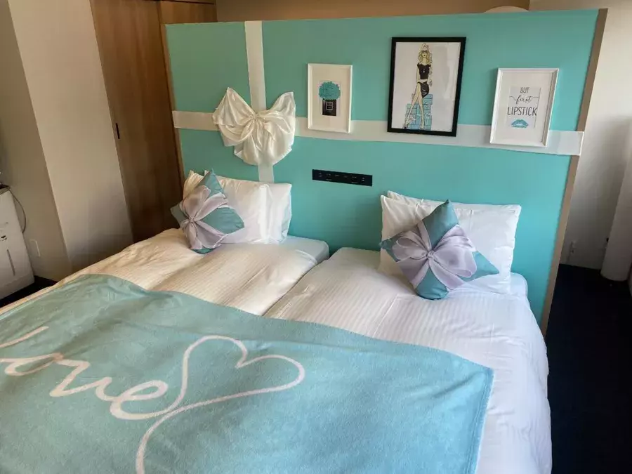 おすすめホテル 女子会するなら Lady Room ターコイズブルーのお部屋が可愛すぎる ローリエプレス