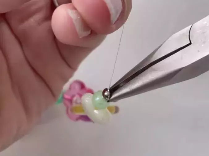 韓国で流行 キーリングハンガーの作り方をご紹介 世界に1つだけのオリジナルスマホケース ローリエプレス