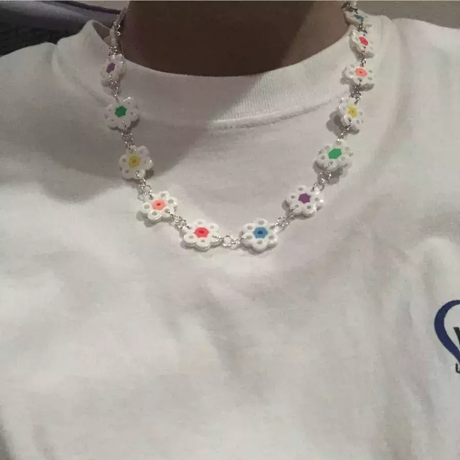 簡単100均で揃う 韓国アイロンビーズアクセサリーの作り方大公開 ローリエプレス 簡単100均で揃う 韓国アイロンビーズアクセサリーの作り方大公開 ローリエプレス