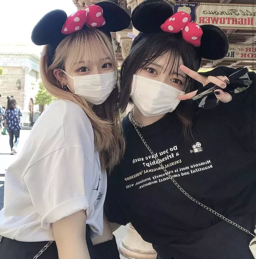 22夏 ディズニーコーデおすすめ37選 フレンチガーリー や Y2k などファッションジャンル別とキャラクター別大特集 ローリエプレス