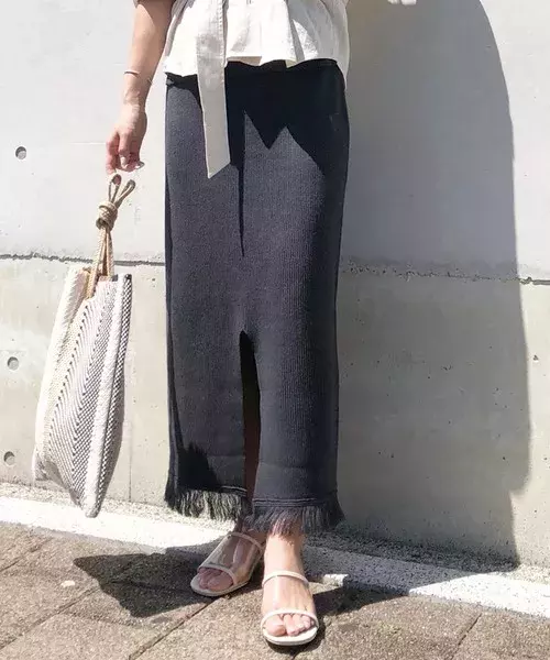 かっこよく履きこなす メンズライク派さん の夏スカートコーデ ローリエプレス かっこよく履きこなす メンズライク派さん の夏スカートコーデ ローリエプレス