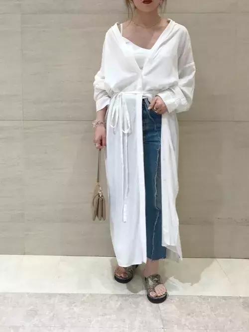 夏に羽織るならどれが正解 夏コーデにプラスして使いたい羽織り4選 ローリエプレス