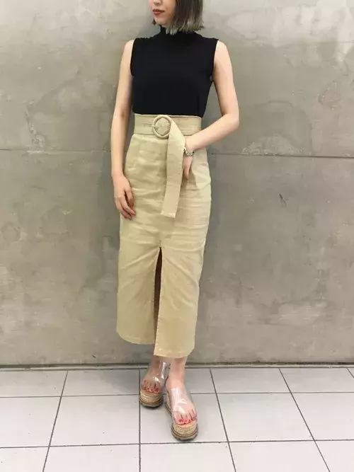 夏のトップスは 首元 に注目して おすすめネック7パターンを解説 ローリエプレス