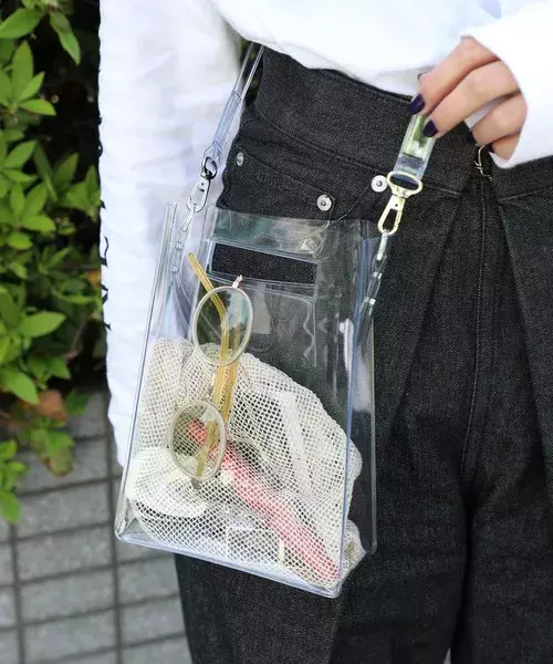 おしゃれな人は持ってる 18夏のトレンドファッション小物リスト ローリエプレス