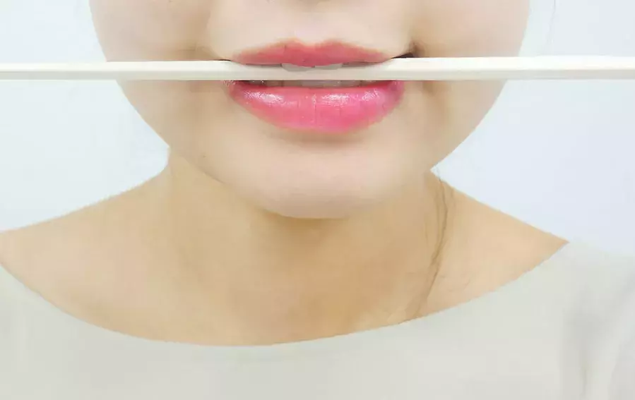 なりたい唇no 1 キュッと上がった口角上げメイクで好印象バッチリ ローリエプレス