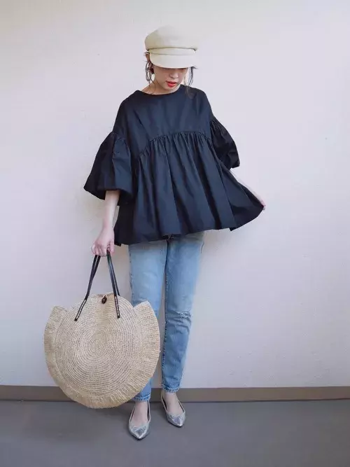 春だって黒い服が着たい 甘い黒or辛い黒 今日はどっちの気分 ローリエプレス