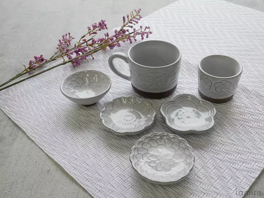 これ 実は全部100円 食卓を彩るおしゃれ食器は セリア で揃います ローリエプレス