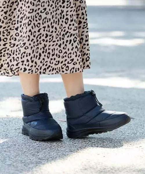 おでかけデートコーデに 人気アウトドアブランドの機能性抜群ブーツ ローリエプレス