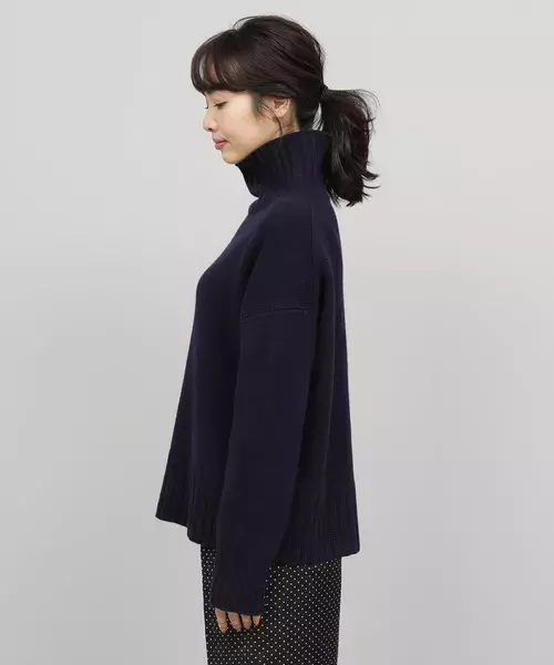 ちょっと新鮮 今年のタートルネックニットは折らずに 立てて 着る ローリエプレス