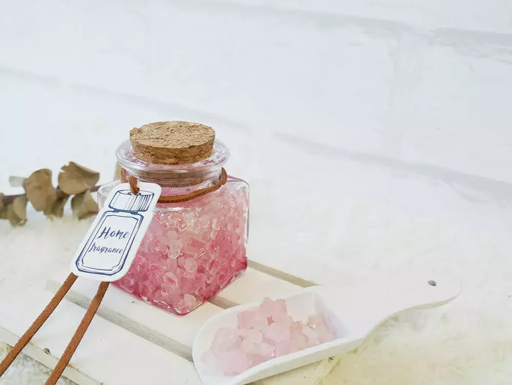 2stepで簡単 冷えにもお肌にもいい アロマバスソルト の作り方 ローリエプレス