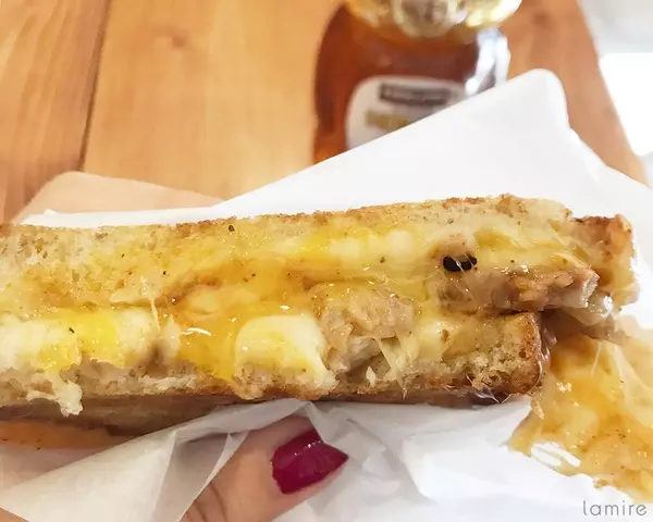 大阪に新オープンの鉄板カフェ とろ りチーズサンドイッチがヨダレもの ローリエプレス