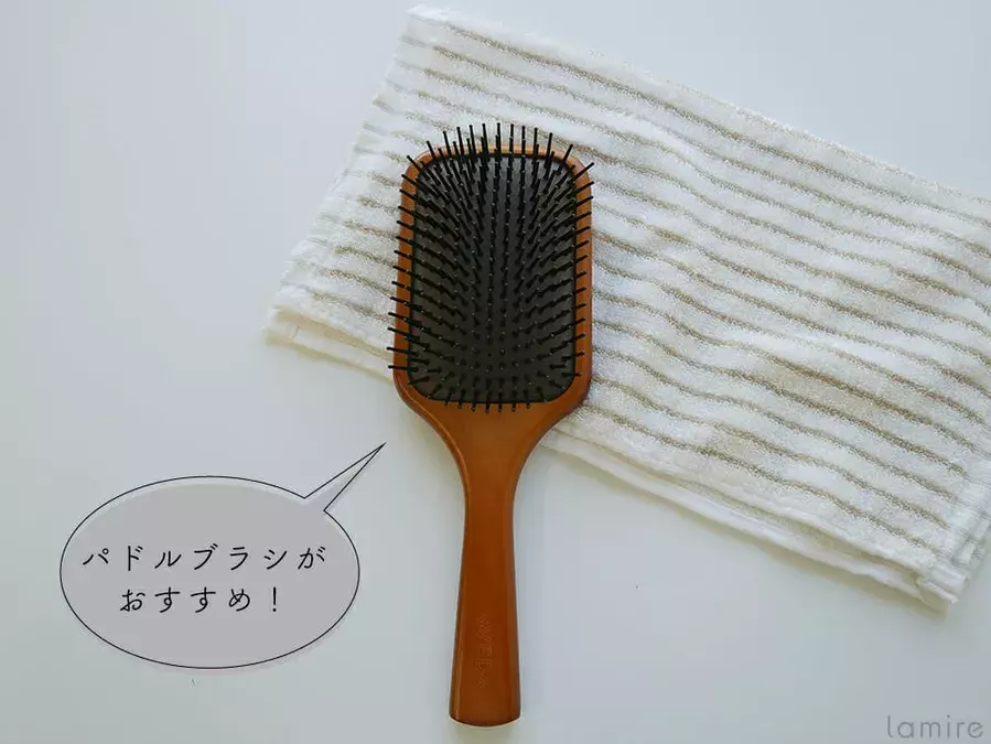 今すぐ見直したい 髪が生まれ変わる 正しいブラッシング のやり方 ローリエプレス