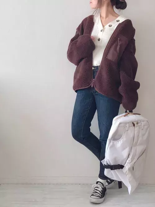 アウターありでもおしゃれに持ちたい 冬でもokなリュックコーデ ローリエプレス