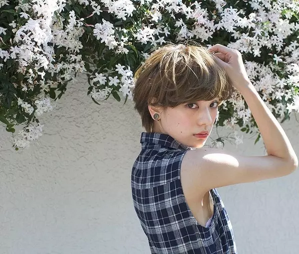 春だし髪色も明るくチェンジしたい いま似合うハイトーンカラーって ローリエプレス