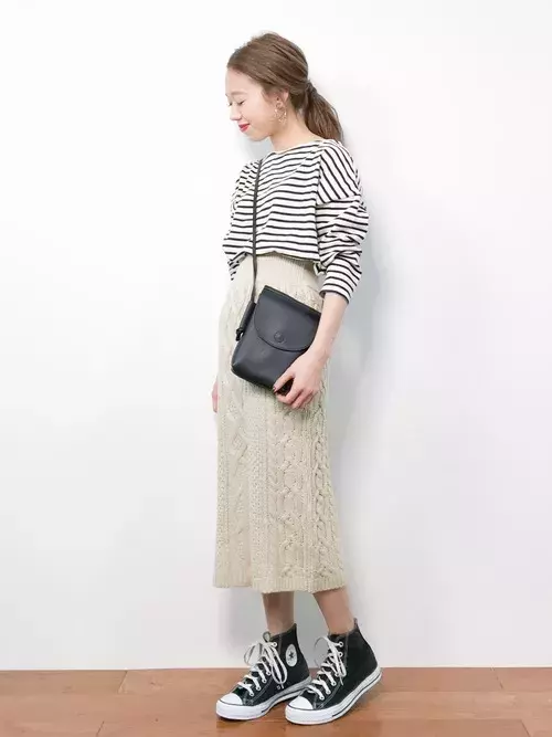 体型も気にせず ニットスカートで冬から春まで過ごせる着回しコーデ術 ローリエプレス