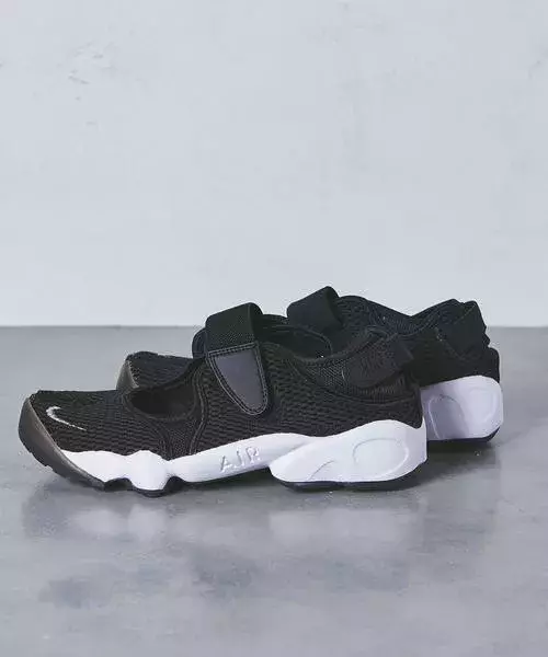 街ゆくおしゃれさんが履いてる Nikeのエアリフト が気になってます ローリエプレス