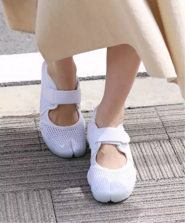 街ゆくおしゃれさんが履いてる Nikeのエアリフト が気になってます ローリエプレス 街ゆくおしゃれさんが履いてる Nikeのエアリフト が気になってます ローリエプレス