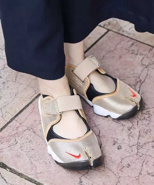 街ゆくおしゃれさんが履いてる Nikeのエアリフト が気になってます ローリエプレス