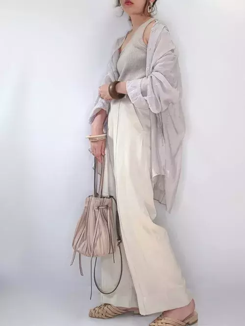 春夏のデート服はこれで決まり Zaraアイテムで作る彼モテコーデ4選 ローリエプレス