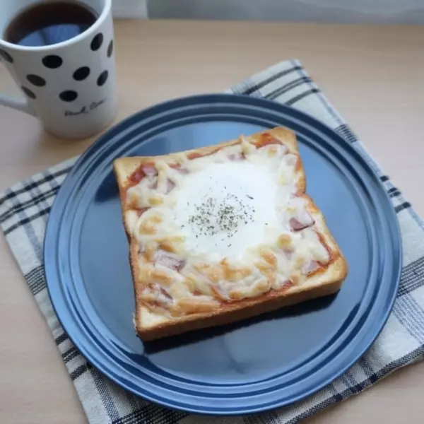 お家時間を贅沢に ブランチに食べたい ビスマルク風トースト のレシピ ローリエプレス
