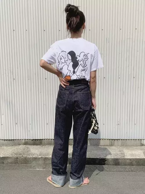 夏の大人女子は背中で語る バックプリントtシャツコーデがアツい ローリエプレス