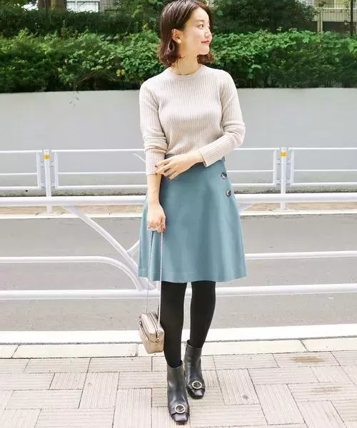 冬コーデにカラースカートを取り入れれば 即おしゃれさん ローリエプレス 冬コーデにカラースカートを取り入れれば 即おしゃれさん ローリエプレス
