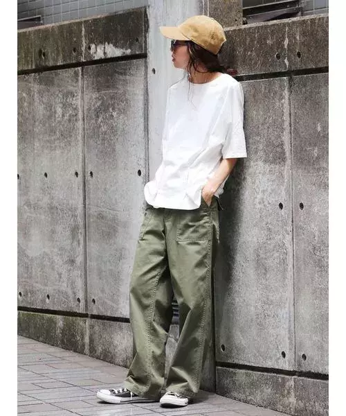 夏キャンプはどんな服装で行く 大人女子のおしゃれな正解コーデとは ローリエプレス 夏キャンプはどんな服装で行く 大人女子のおしゃれな正解コーデとは ローリエプレス