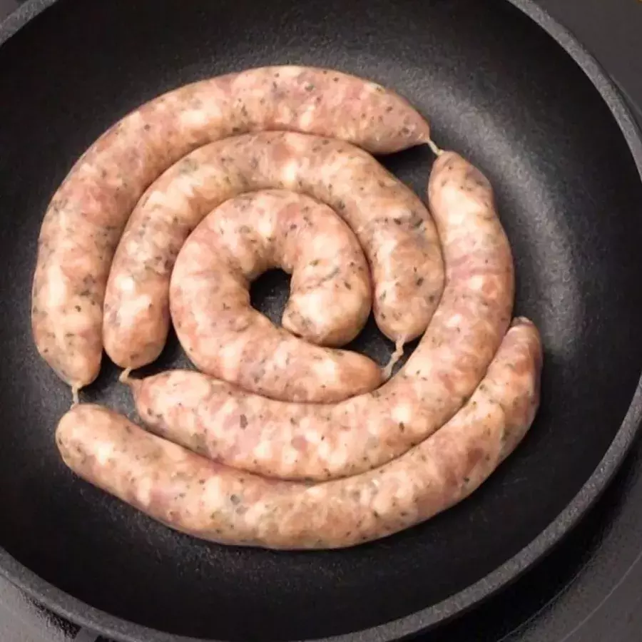 茹でたり焼いたり自由に調理 コストコの 生ソーセージ はお肉の旨味がすごいらしい ローリエプレス 茹でたり焼いたり自由に調理 コストコの 生ソーセージ はお肉の旨味がすごいらしい ローリエプレス