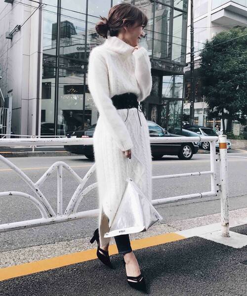 ニットワンピにプラス 選ぶベルトやつける位置次第でグッとおしゃれ見え ローリエプレス