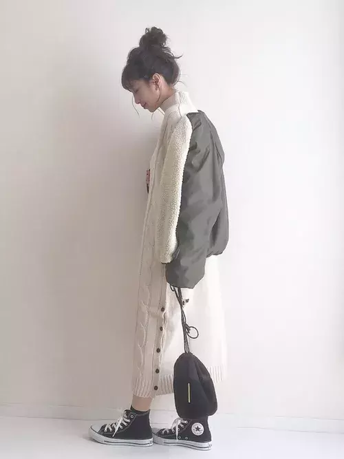 実は男ウケも 冬のニットワンピース スニーカーコーデが最強っぽい ローリエプレス