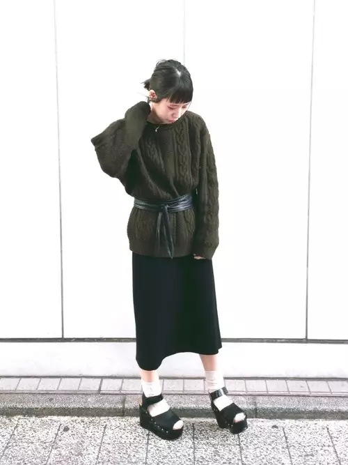 冬のスカートコーデは靴下で差をつける どんな色や組み合わせがベスト ローリエプレス