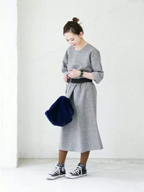 とりあえず黒タイツ は卒業 黒以外のこなれ見えタイツコーデをマスター ローリエプレス