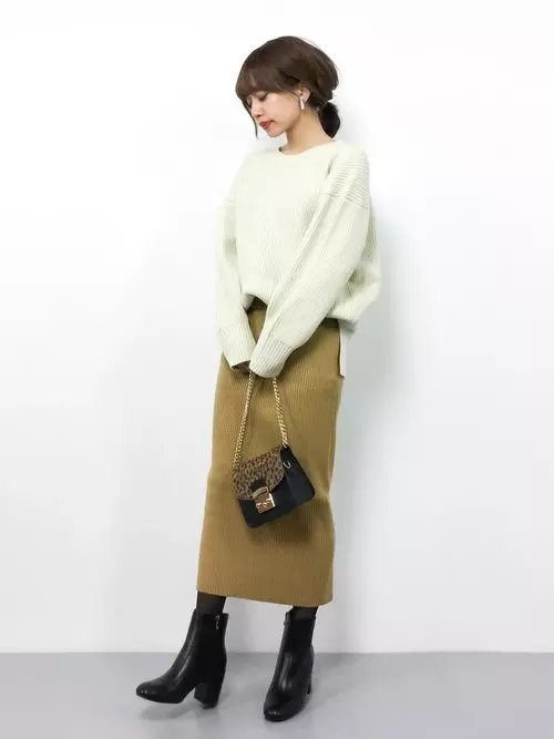 低身長さんのタイトスカートコーデ 秋冬編 背が低い女子に似合う丈 着こなし方 ローリエプレス