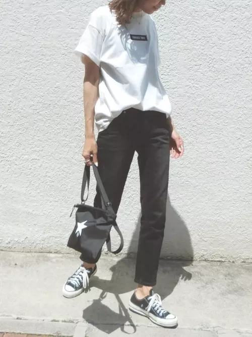 サイズ感って大事 春tシャツは ちょい大きめ を選ぶべき3つの理由 ローリエプレス