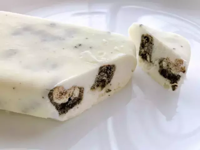 チョコ好きさんにはたまらない セブンイレブン に 白いブラックサンダー のアイスが登場 ローリエプレス