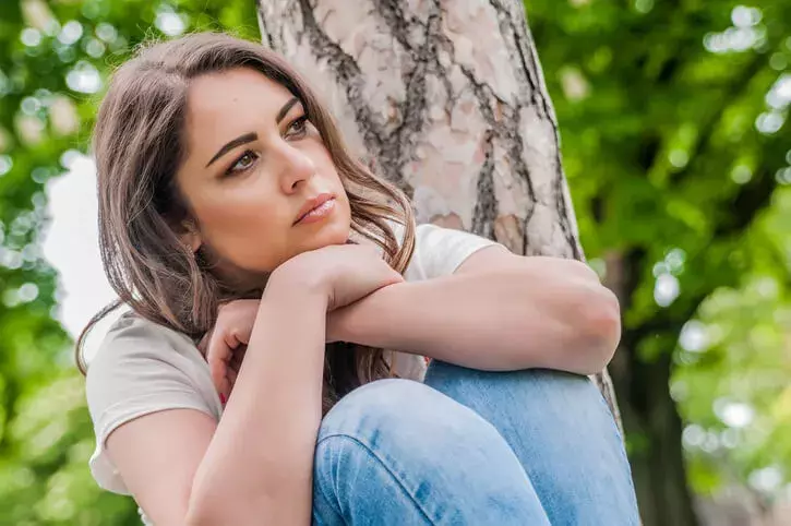 どうやって前を向けばいいの 失恋から立ち直る方法とは ローリエプレス