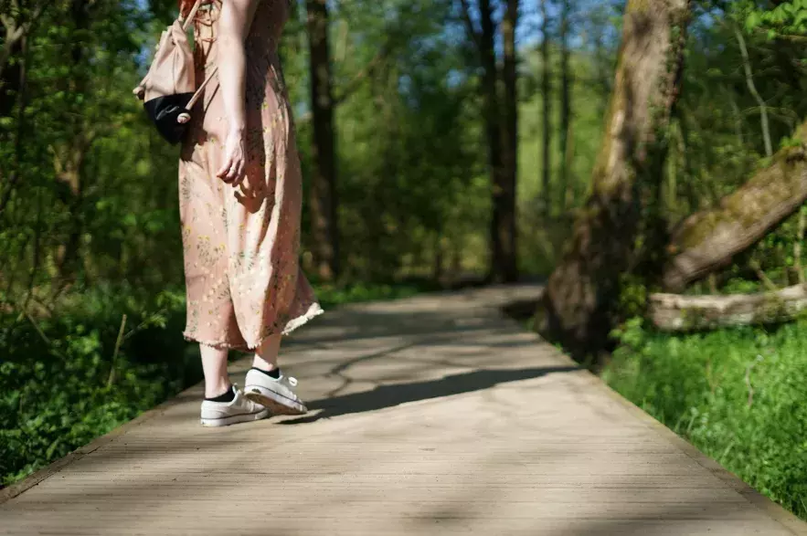 初めての彼と結婚していい もっといい人がいる 決断力がありません ものすごい愛 ローリエプレス