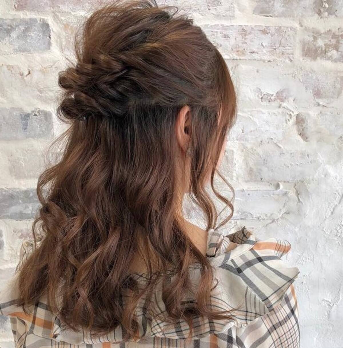 巻いても巻かなくても可愛い 後ろ姿美人ハーフアップ ローリエプレス