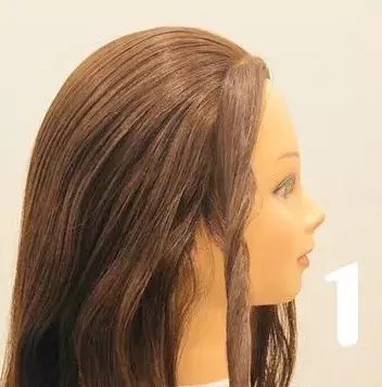 巻き髪が映える ボリューム感溢れるポニテアレンジ ローリエプレス