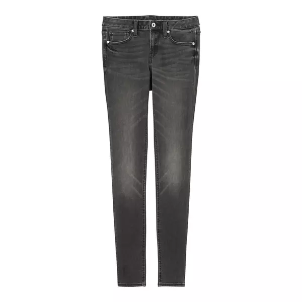 Gu ユニクロの 細く見えるデニム で美脚をgetせよ ローリエプレス