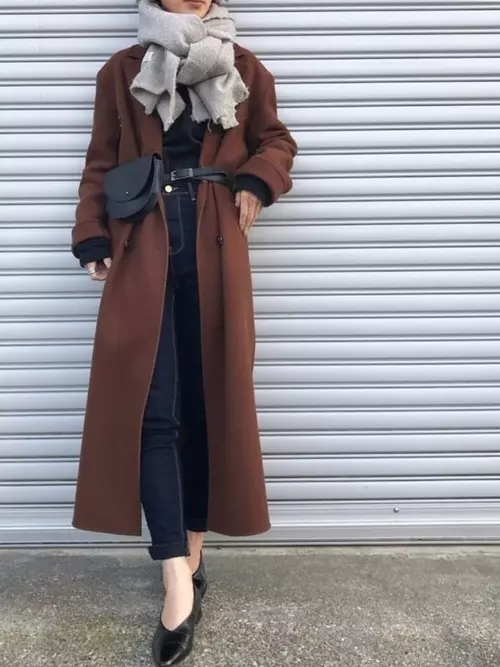 最新 韓国のトレンドはベルトバッグをアウターの上にｏｎ ローリエプレス