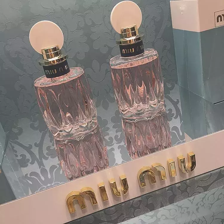 プチプラなのに 高級香水 に似てる 代用できる香水４選 ローリエプレス