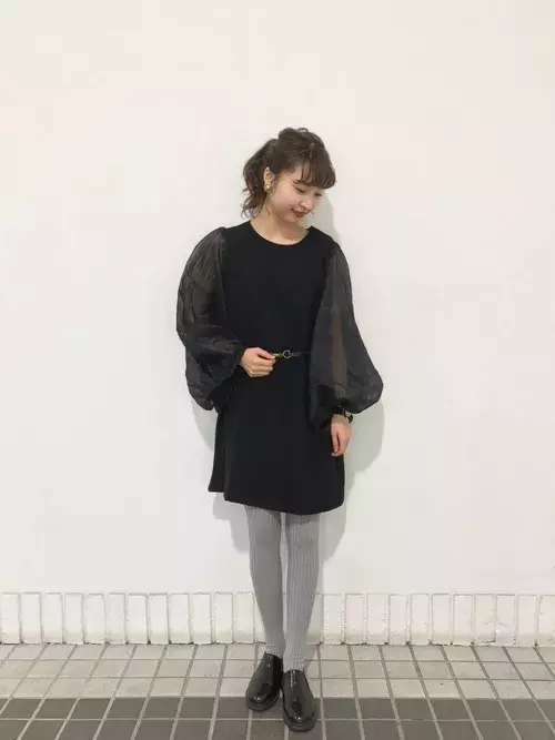 タイツで春コーデを楽しむ デニールは 薄め が鉄則 ローリエプレス