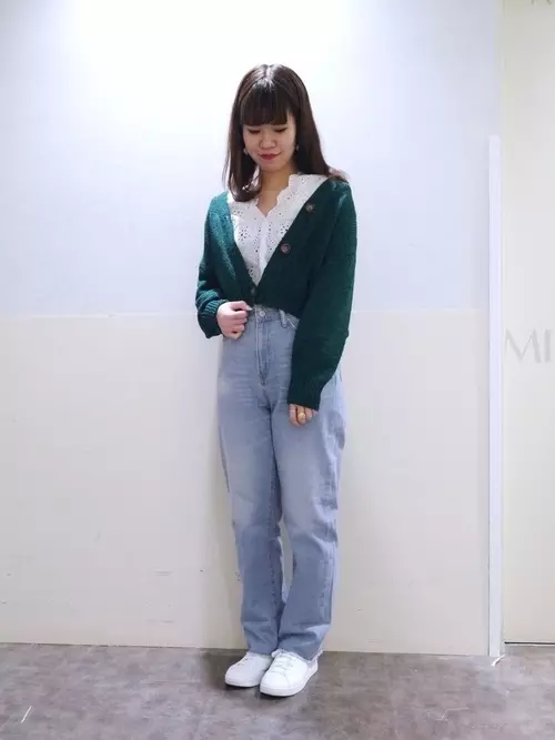 白ブラウスもguでチェック 春のおすすめ着回しコーデ ローリエプレス