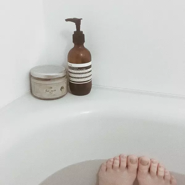 家でできる背中ニキビケア3か条 その背中 幻滅されない ローリエプレス